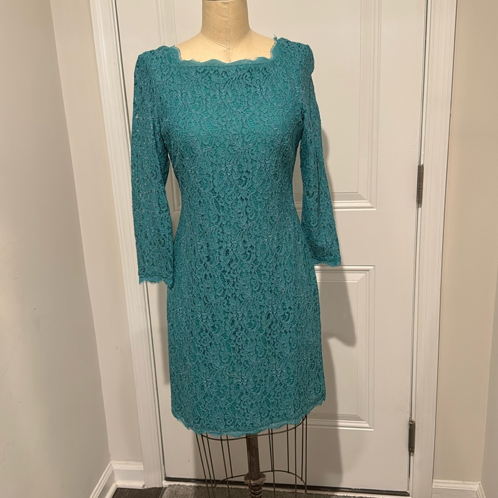 Teal lace dress with scallop details throughout. Adrianna Papell size 8